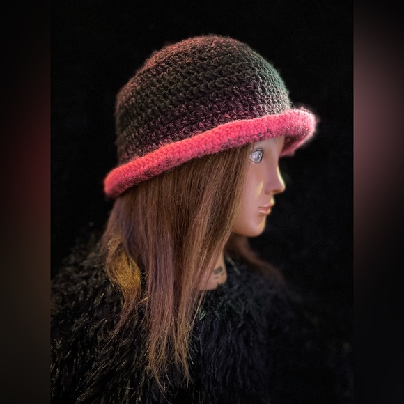 Simple Crochet Bucket Hat - Picture 2 of 2